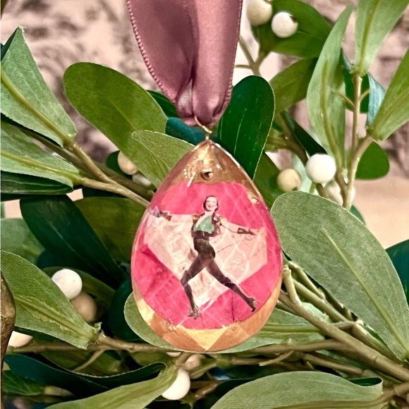 Antique “Dancing” Chandelier Crystals, SET/3 - Picture 4 of 6